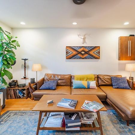 Bedroom In Thoughtfully Decorated East Passyunk Home Filadelfia Exterior foto