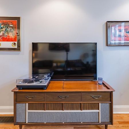 Bedroom In Thoughtfully Decorated East Passyunk Home Filadelfia Exterior foto