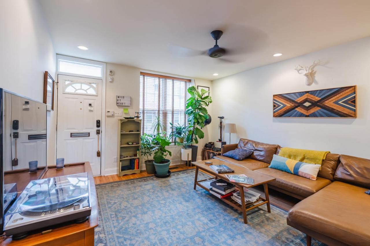 Bedroom In Thoughtfully Decorated East Passyunk Home Filadelfia Exterior foto