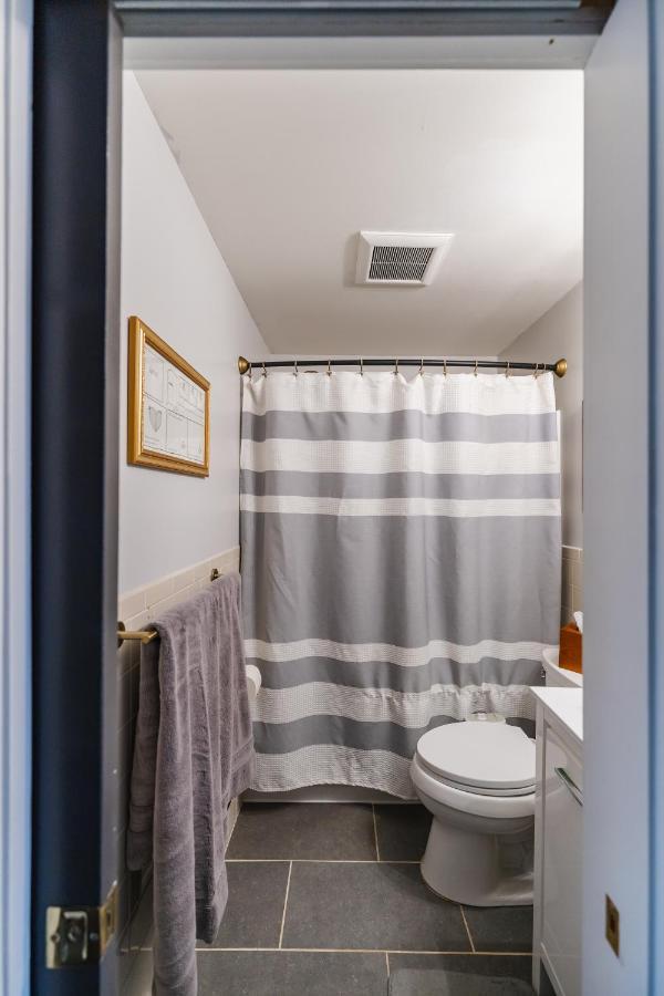 Bedroom In Thoughtfully Decorated East Passyunk Home Filadelfia Exterior foto