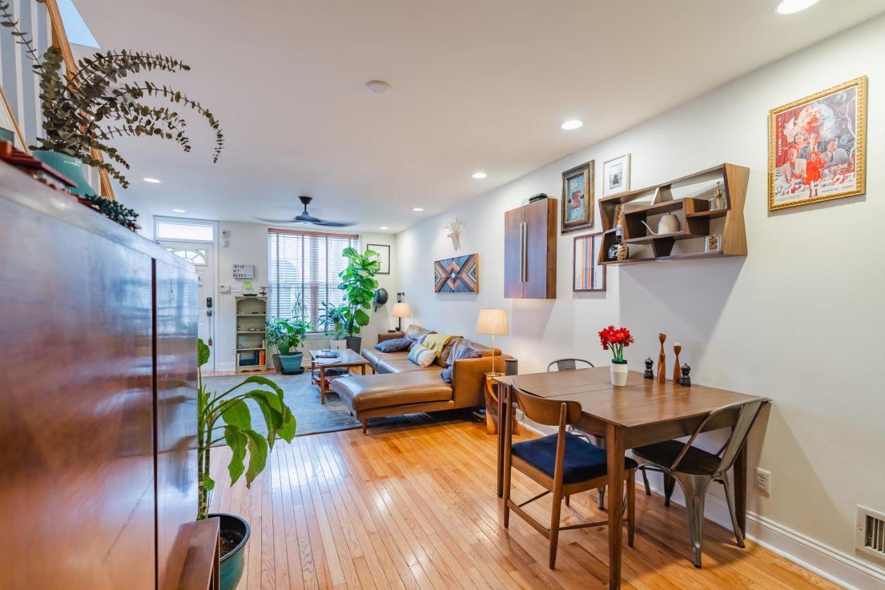 Bedroom In Thoughtfully Decorated East Passyunk Home Filadelfia Exterior foto