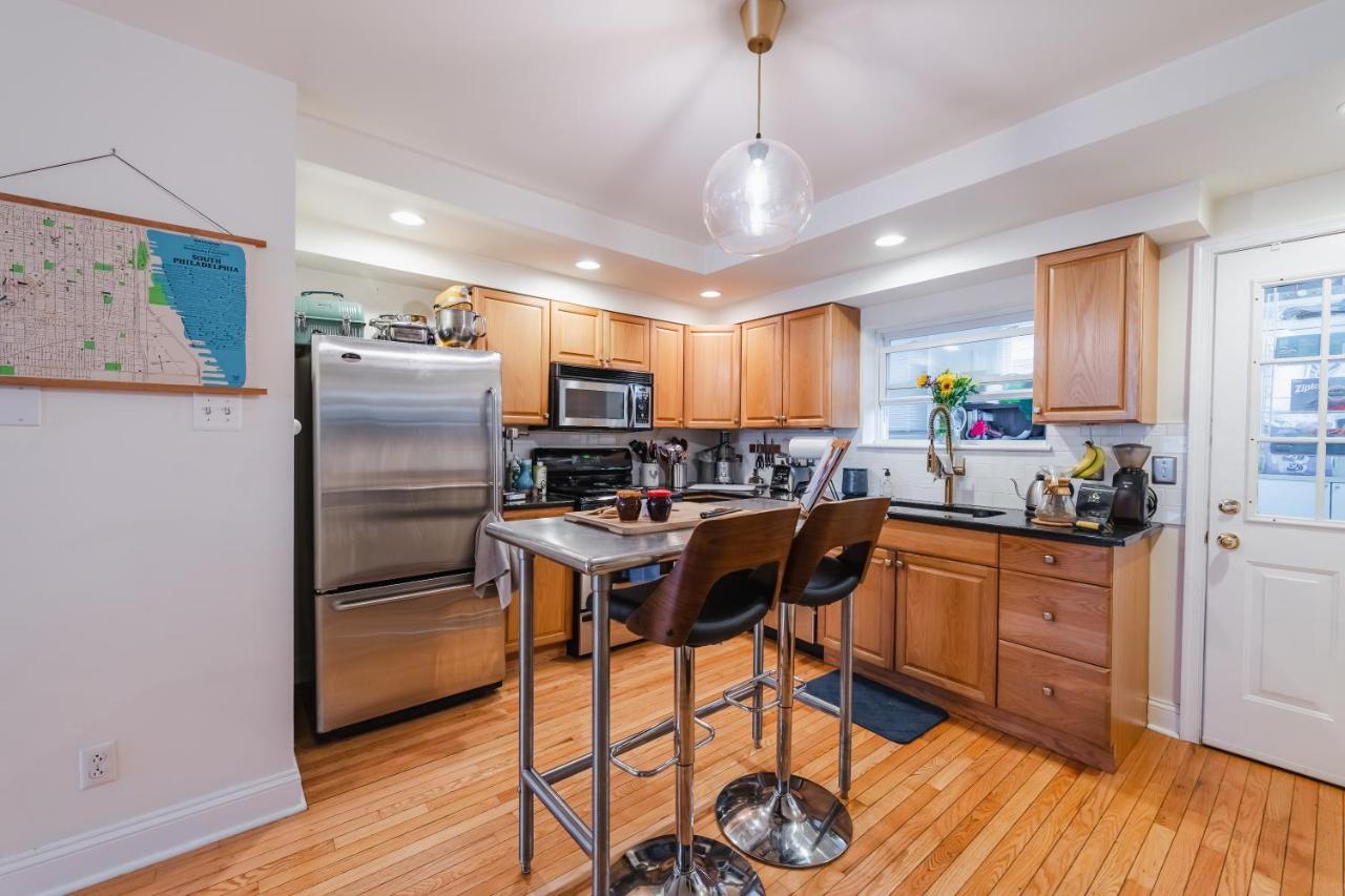 Bedroom In Thoughtfully Decorated East Passyunk Home Filadelfia Exterior foto